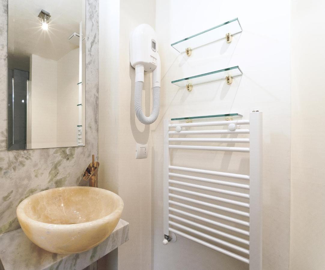 Riviere Private Rooms Alla Scala Milano Eksteriør bilde